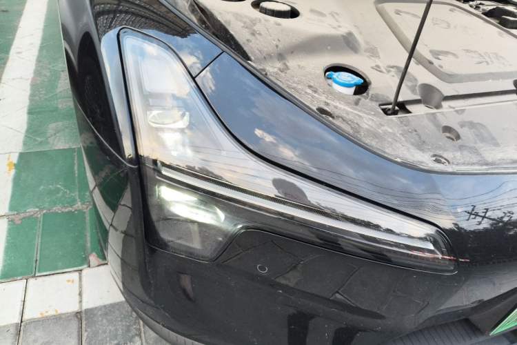 Used XPeng MONA M03 2024 620 with Ultra-Long Range Right Front Headlight