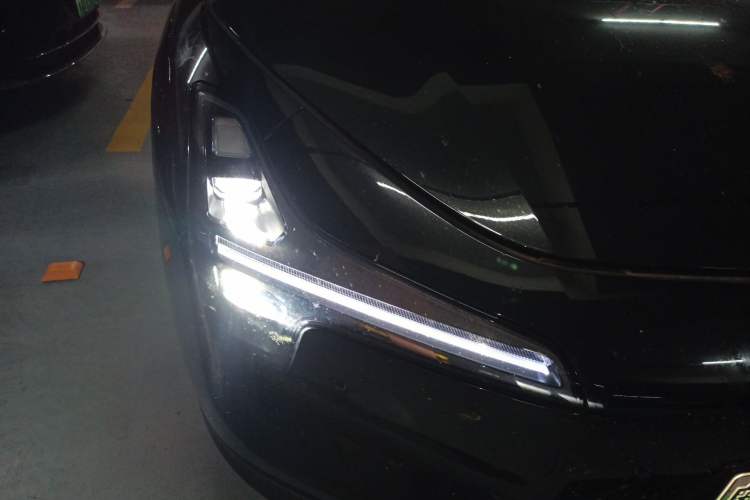 Used XPeng MONA M03 2024 620 with Ultra-Long Range Right Front Headlight