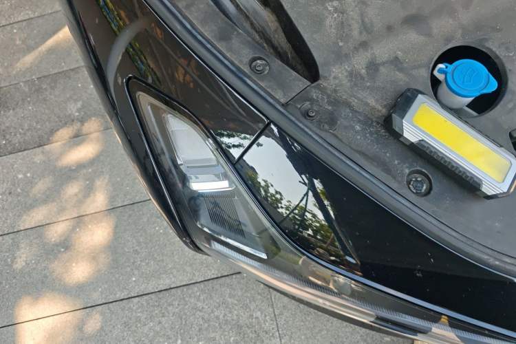 Used XPeng MONA M03 2024 620 with Ultra-Long Range Right Front Headlight