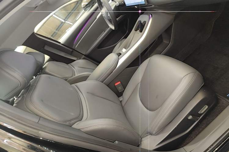 Used XPeng MONA M03 2024 620 with Ultra-Long Range Right Front Seat