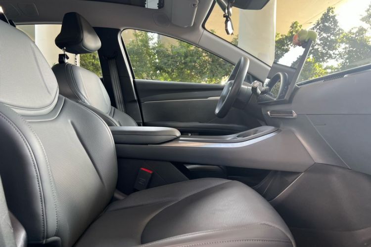 Used XPeng MONA M03 2024 620 with Ultra-Long Range Right Front Seat