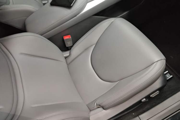 Used XPeng MONA M03 2024 515 Long-Range Right Front Seat