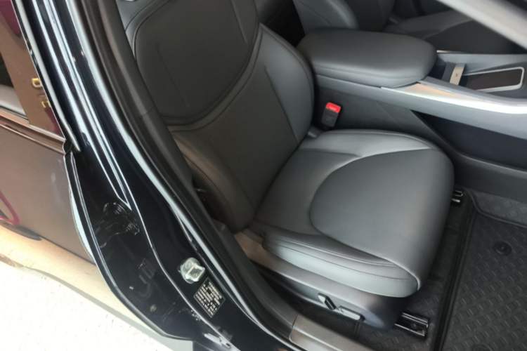 Used XPeng MONA M03 2024 620 with Ultra-Long Range Right Front Seat