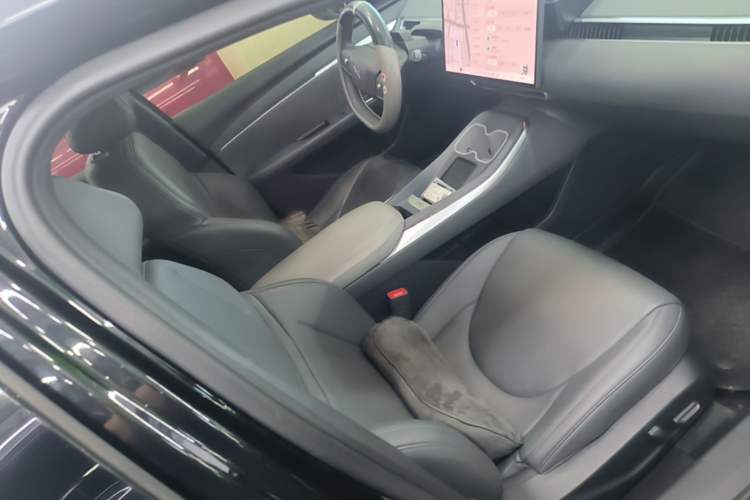 Used XPeng MONA M03 2024 620 with Ultra-Long Range Right Front Seat