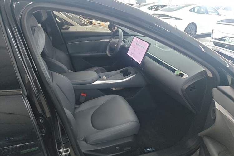 Used XPeng MONA M03 2024 515 Long-Range Right Front Seat