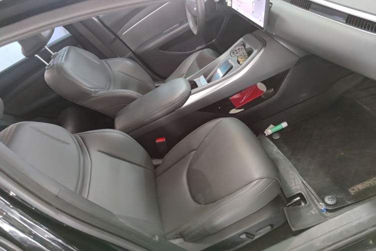 Used XPeng MONA M03 2024 620 with Ultra-Long Range Right Front Seat