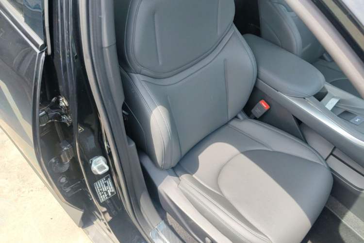 Used XPeng MONA M03 2024 620 with Ultra-Long Range Right Front Seat