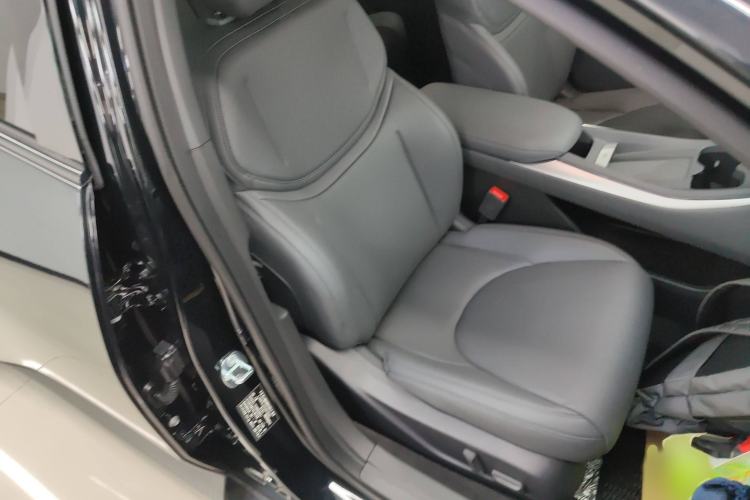 Used XPeng MONA M03 2024 620 with Ultra-Long Range Right Front Seat