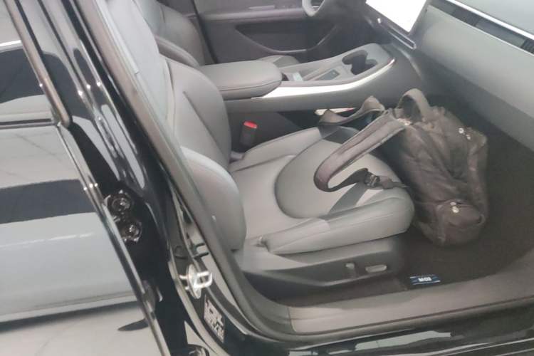 Used XPeng MONA M03 2024 620 with Ultra-Long Range Right Front Seat