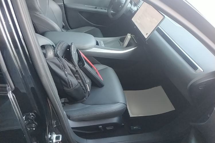 Used XPeng MONA M03 2024 620 with Ultra-Long Range Right Front Seat