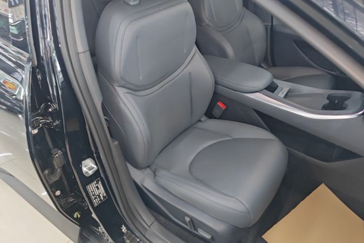 Used XPeng MONA M03 2024 620 with Ultra-Long Range Right Front Seat