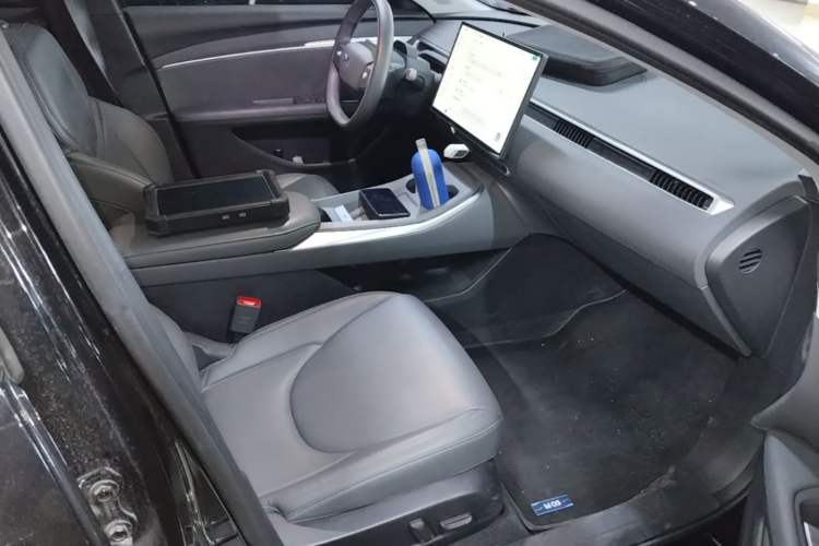 Used XPeng MONA M03 2024 620 with Ultra-Long Range Right Front Seat