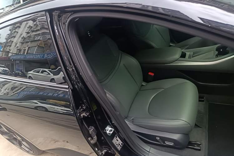 Used XPeng MONA M03 2024 580 with Ultra-Long Range Max Right Front Seat