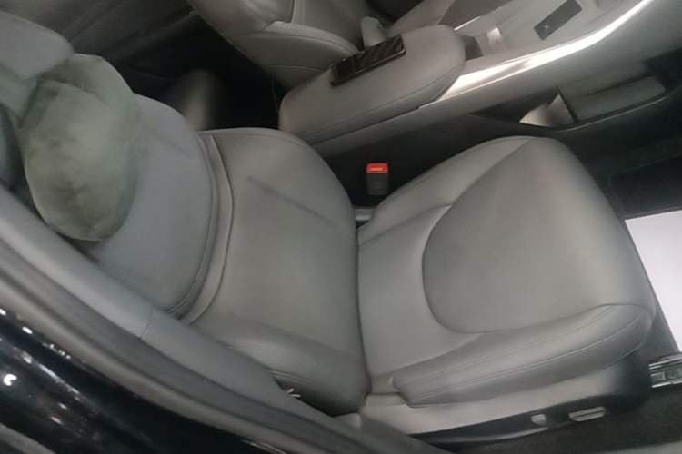 Used XPeng MONA M03 2024 620 with Ultra-Long Range Right Front Seat