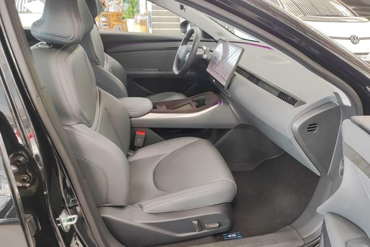 Used XPeng MONA M03 2024 620 with Ultra-Long Range Right Front Seat