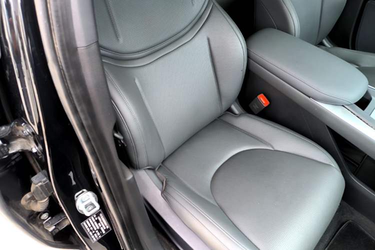 Used XPeng MONA M03 2024 620 with Ultra-Long Range Right Front Seat