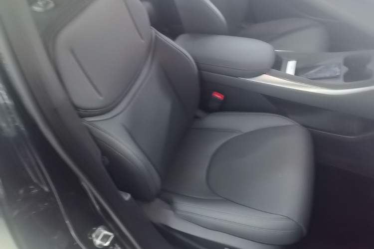 Used XPeng MONA M03 2024 620 with Ultra-Long Range Right Front Seat