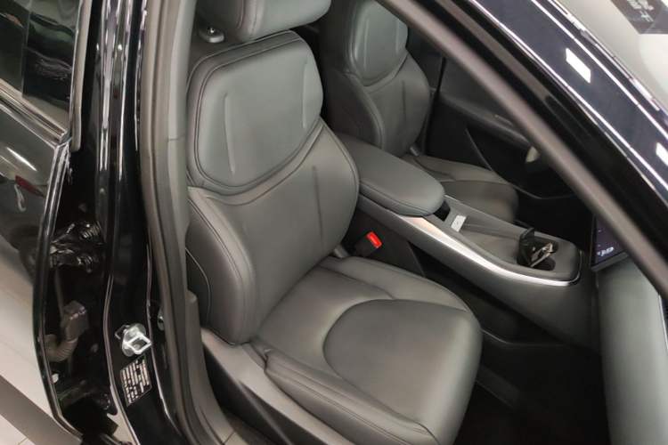 Used XPeng MONA M03 2024 620 with Ultra-Long Range Right Front Seat