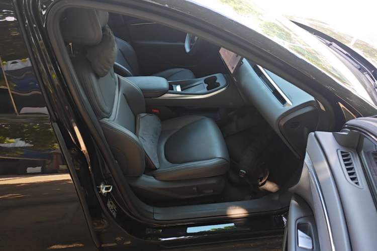 Used XPeng MONA M03 2024 620 with Ultra-Long Range Right Front Seat