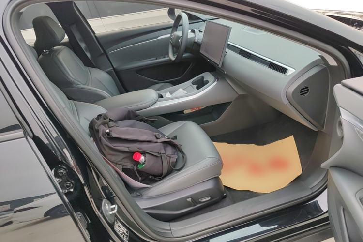 Used XPeng MONA M03 2024 620 with Ultra-Long Range Right Front Seat
