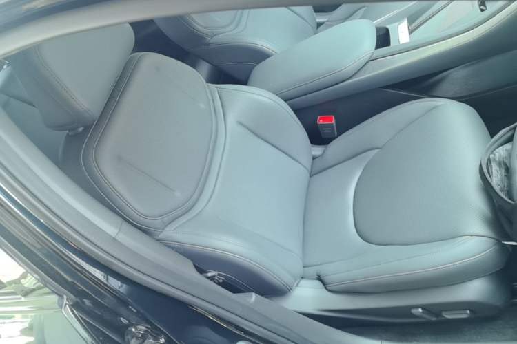 Used XPeng MONA M03 2024 620 with Ultra-Long Range Right Front Seat
