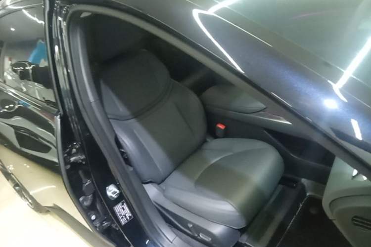 Used XPeng MONA M03 2024 620 with Ultra-Long Range Right Front Seat