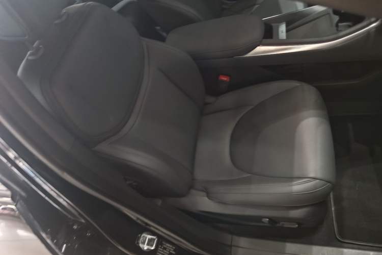 Used XPeng MONA M03 2024 620 with Ultra-Long Range Right Front Seat