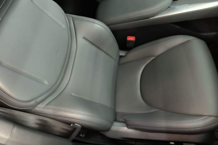 Used XPeng MONA M03 2024 620 with Ultra-Long Range Right Front Seat