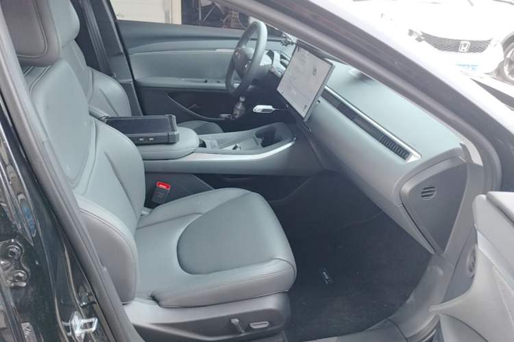Used XPeng MONA M03 2024 620 with Ultra-Long Range Right Front Seat