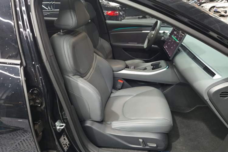 Used XPeng MONA M03 2024 620 with Ultra-Long Range Right Front Seat