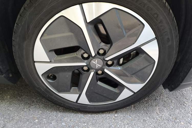 Used XPeng MONA M03 2024 620 with Ultra-Long Range Right Front Wheel Hub