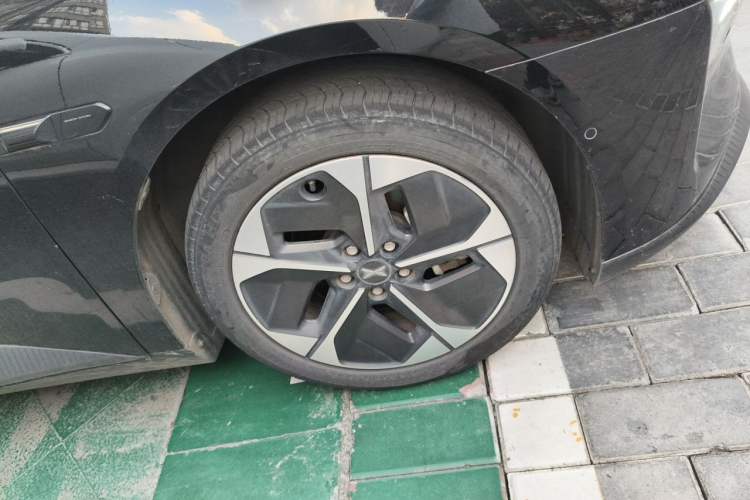 Used XPeng MONA M03 2024 620 with Ultra-Long Range Right Front Wheel Hub
