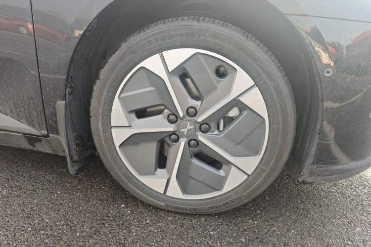 Used XPeng MONA M03 2024 620 with Ultra-Long Range Right Front Wheel Hub