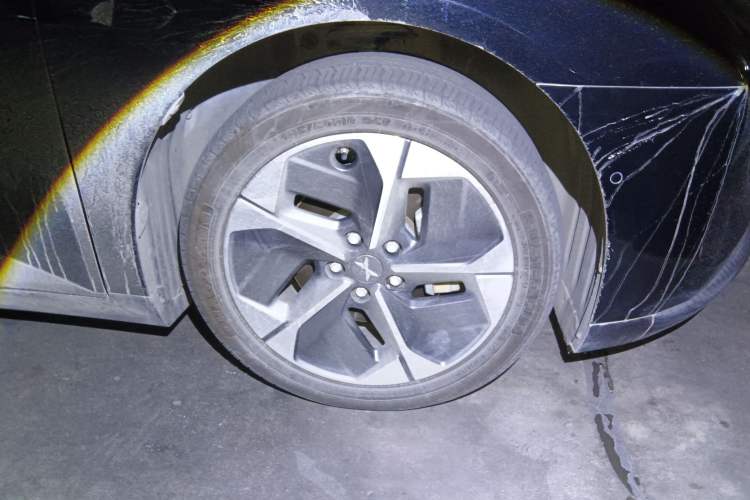 Used XPeng MONA M03 2024 620 with Ultra-Long Range Right Front Wheel Hub