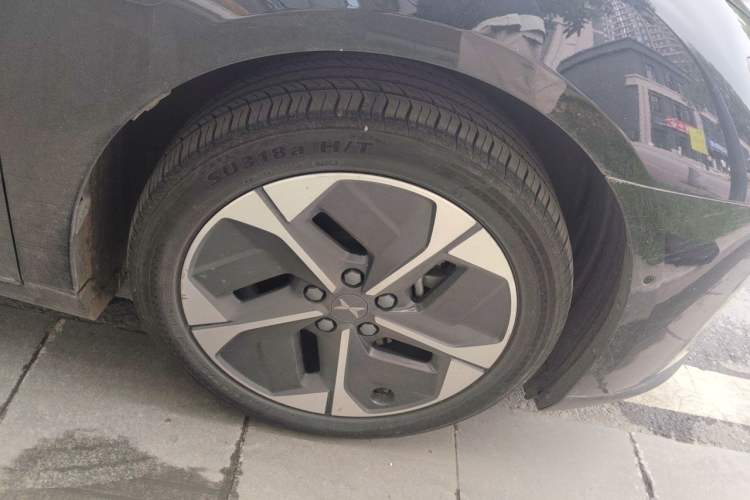 Used XPeng MONA M03 2024 620 with Ultra-Long Range Right Front Wheel Hub