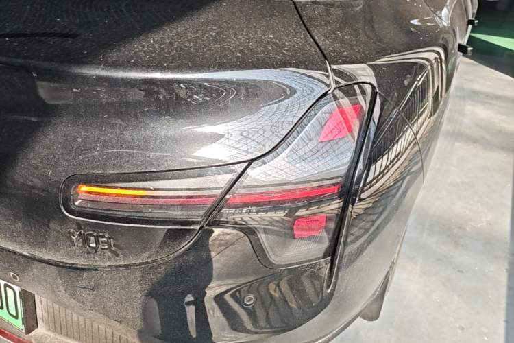 Used XPeng MONA M03 2024 620 with Ultra-Long Range Right Rear Taillight