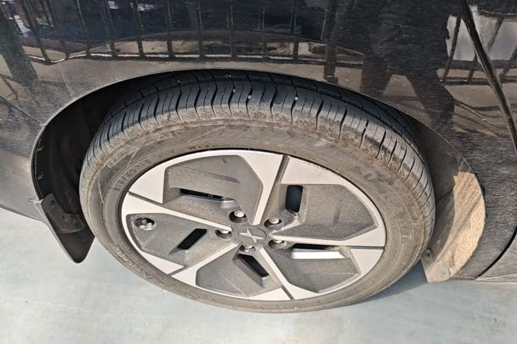 Used XPeng MONA M03 2024 620 with Ultra-Long Range Right Rear Wheel Hub