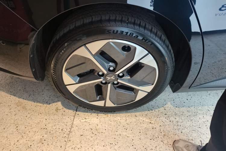 Used XPeng MONA M03 2024 620 with Ultra-Long Range Right Rear Wheel Hub