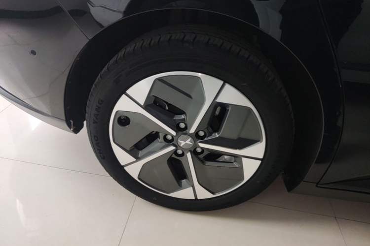 Used XPeng MONA M03 2024 620 with Ultra-Long Range Right Rear Wheel Hub