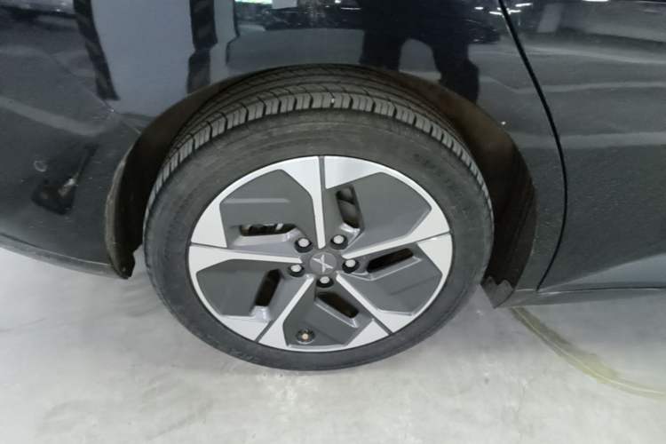 Used XPeng MONA M03 2024 620 with Ultra-Long Range Right Rear Wheel Hub