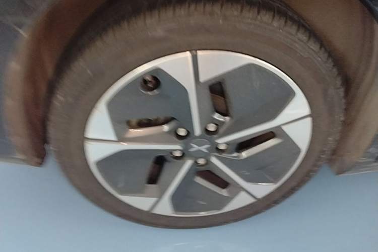 Used XPeng MONA M03 2024 620 with Ultra-Long Range Right Rear Wheel Hub