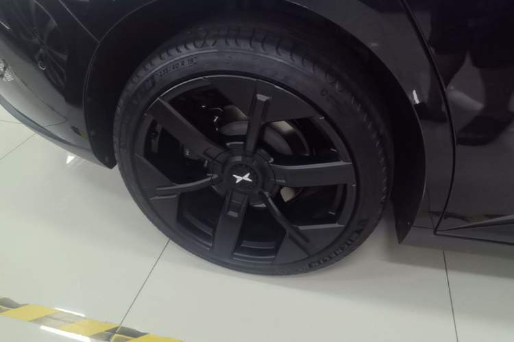 Used XPeng MONA M03 2024 620 with Ultra-Long Range Right Rear Wheel Hub
