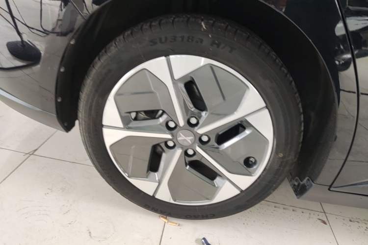 Used XPeng MONA M03 2024 620 with Ultra-Long Range Right Rear Wheel Hub
