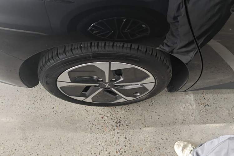 Used XPeng MONA M03 2024 620 with Ultra-Long Range Right Rear Wheel Hub