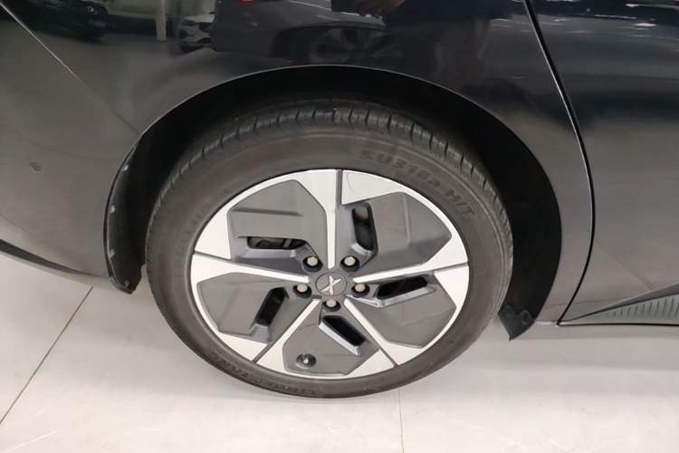 Used XPeng MONA M03 2024 620 with Ultra-Long Range Right Rear Wheel Hub
