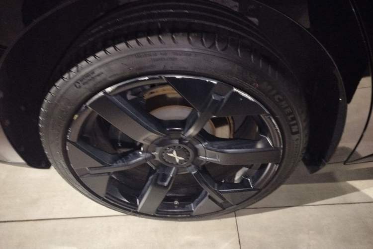 Used XPeng MONA M03 2024 620 with Ultra-Long Range Right Rear Wheel Hub