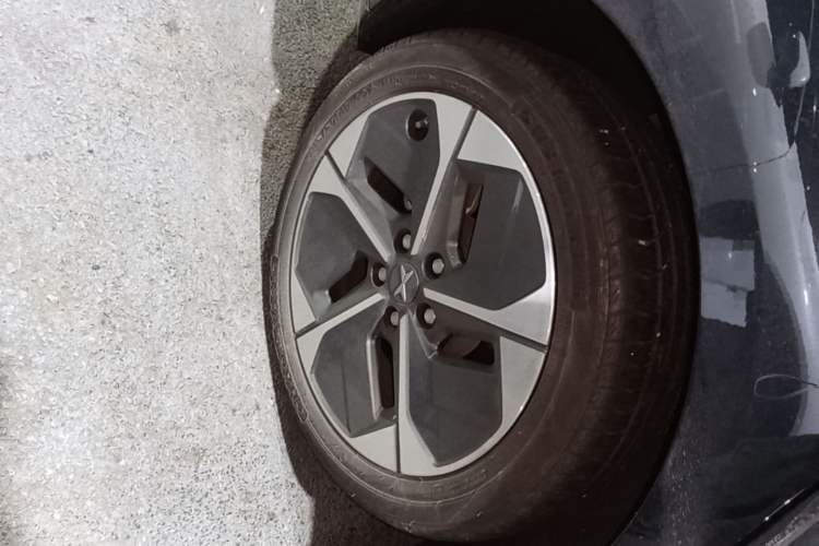 Used XPeng MONA M03 2024 620 with Ultra-Long Range Right Rear Wheel Hub