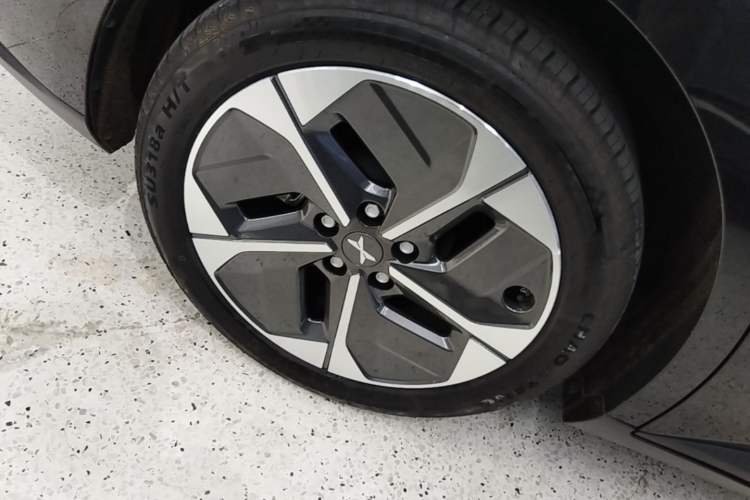Used XPeng MONA M03 2024 620 with Ultra-Long Range Right Rear Wheel Hub