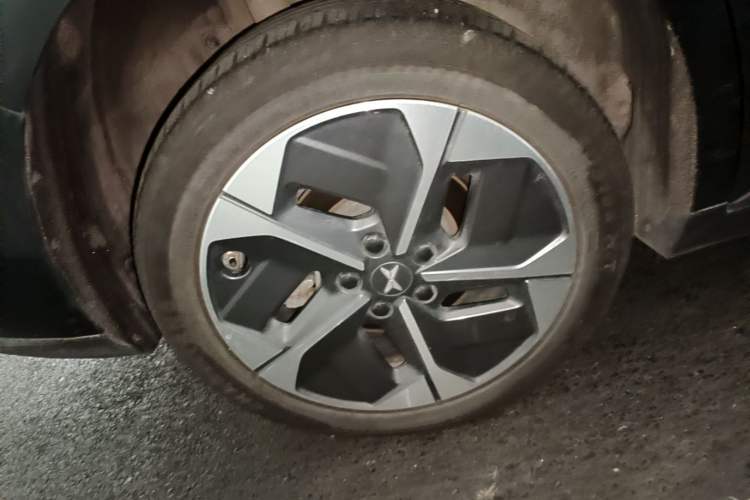 Used XPeng MONA M03 2024 620 with Ultra-Long Range Right Rear Wheel Hub