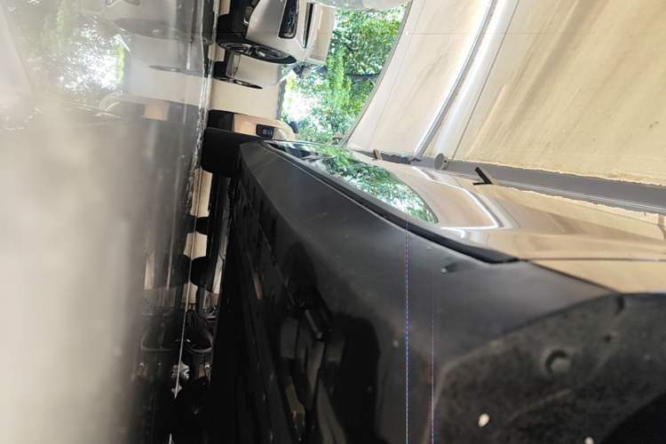 Used XPeng MONA M03 2024 620 with Ultra-Long Range Right Side Sill